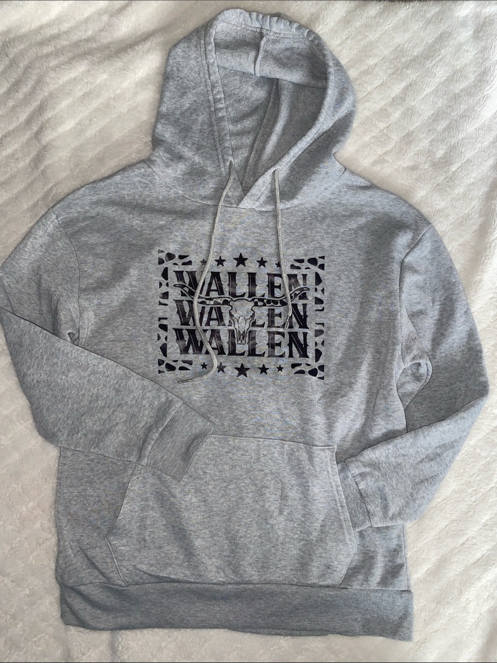 Gray Wallen Graphic Pullover Hoodie with Bull Skull Print Small